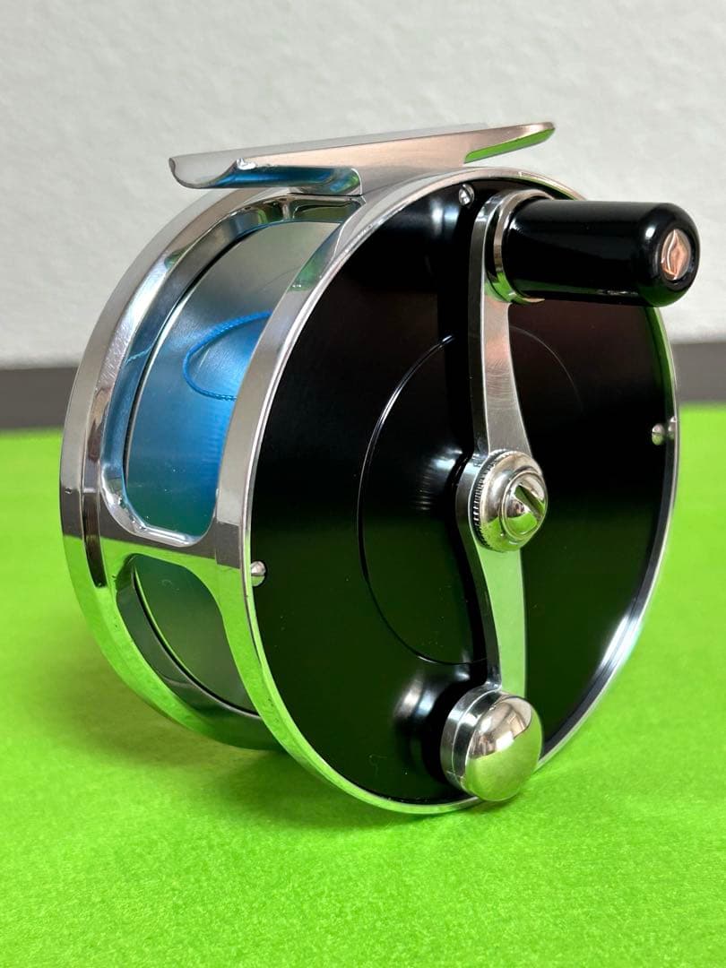 リール Kiraku Halcyone Large Trout. #6-#8