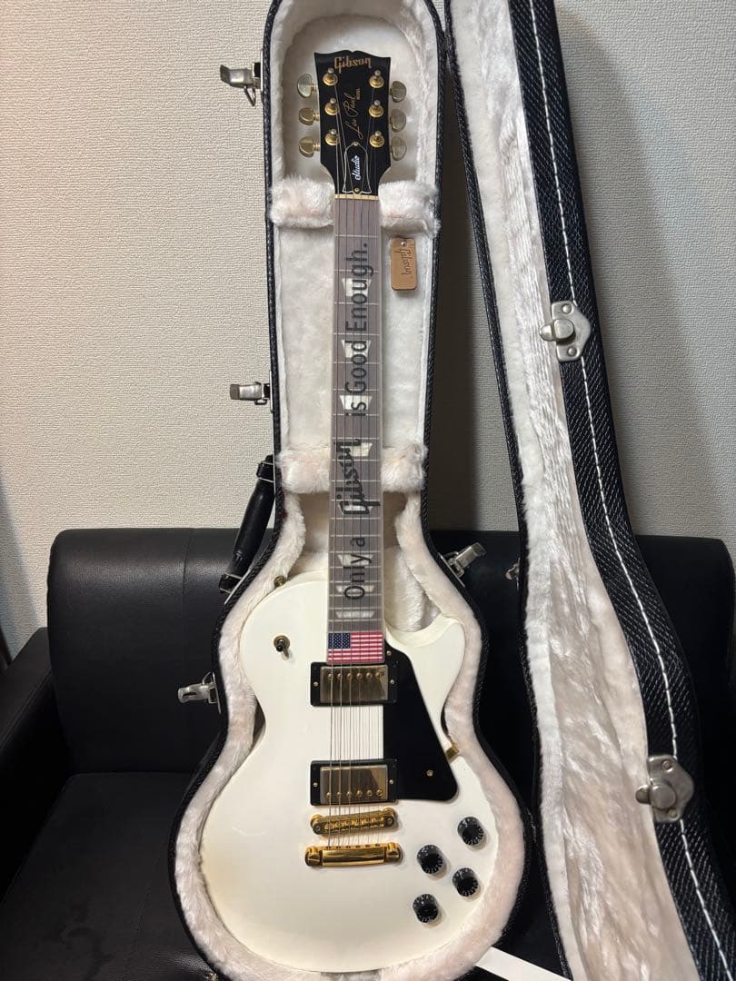 Gibson Les Paul Studio ホワイト ハードケース付き