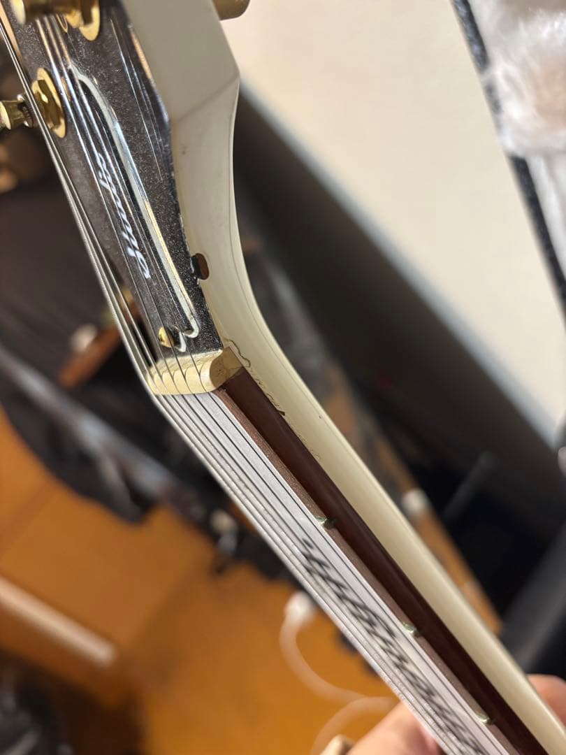 Gibson Les Paul Studio ホワイト ハードケース付き