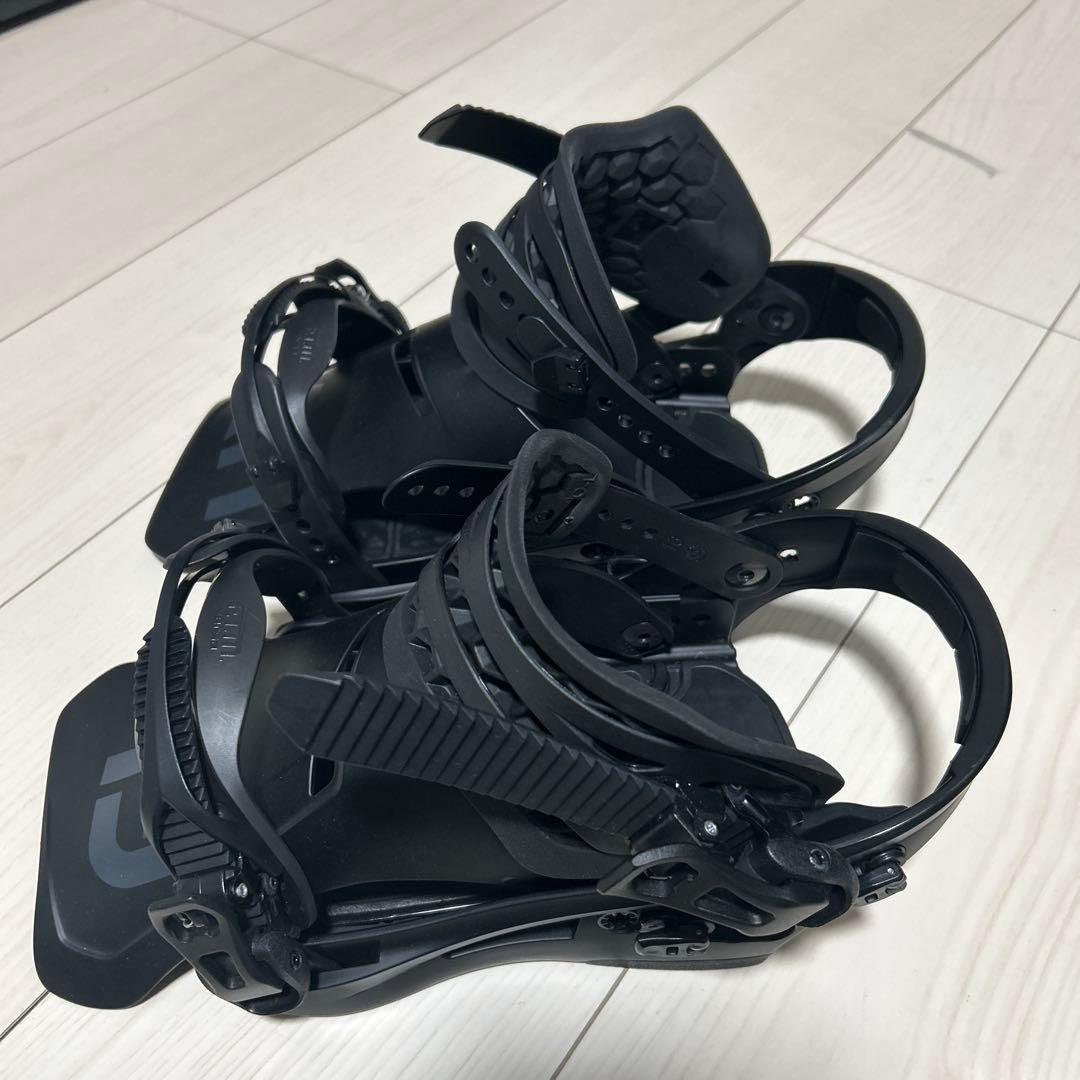 FLUX ブラック ビンディング