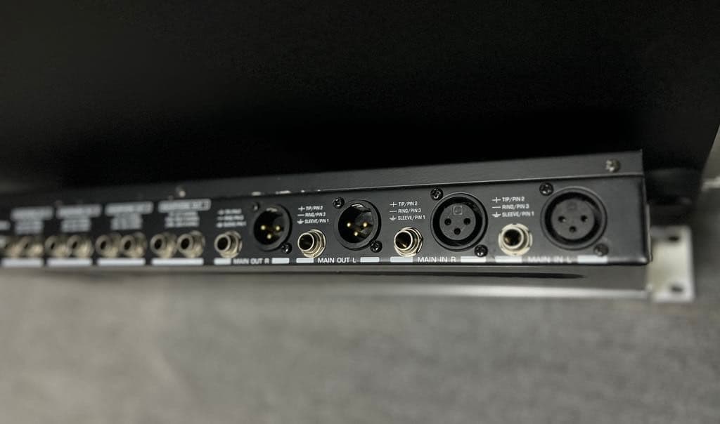 ベリンガー HA4700, SX3040, 3U ラックケース