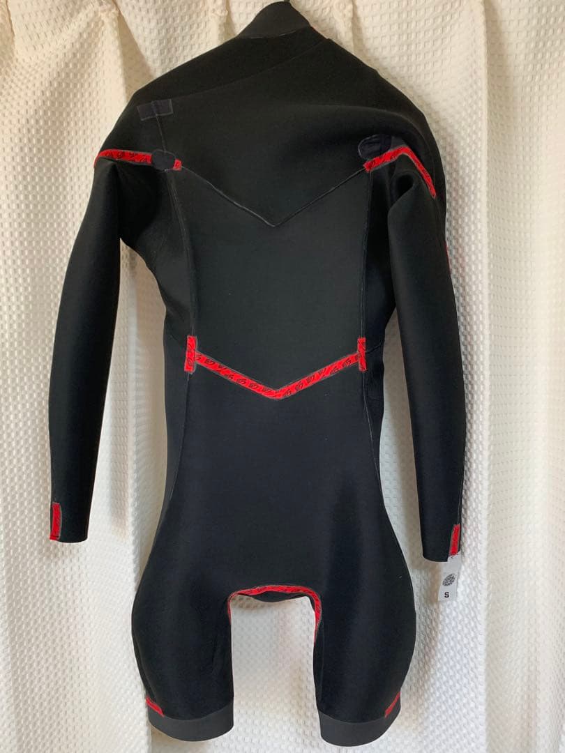 リップカール　ウエットスーツ　ロングスリーブスプリング　Sサイズ