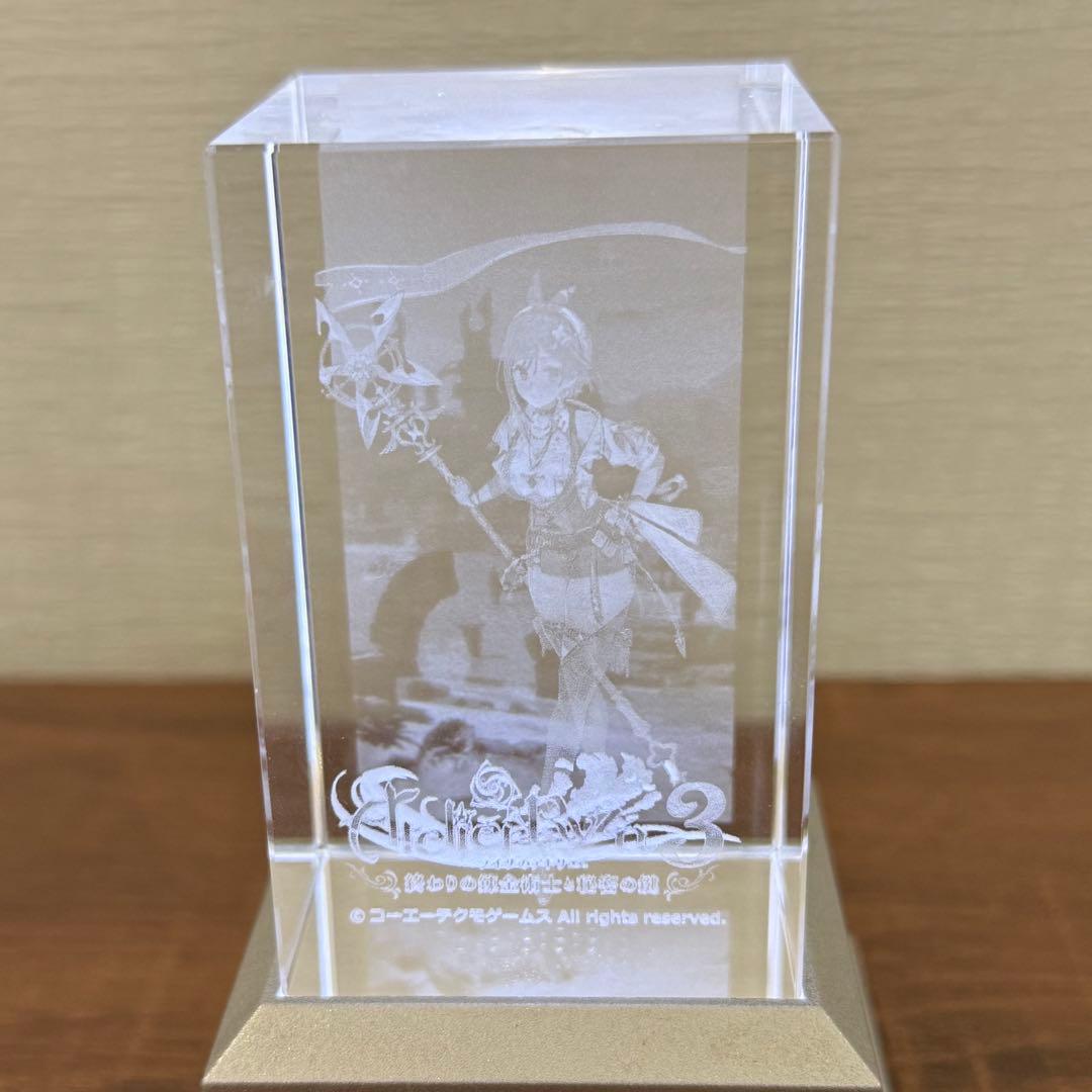 3Dクリスタル　ソフィー・ノイエンミュラー　ライザリン・シュタウト