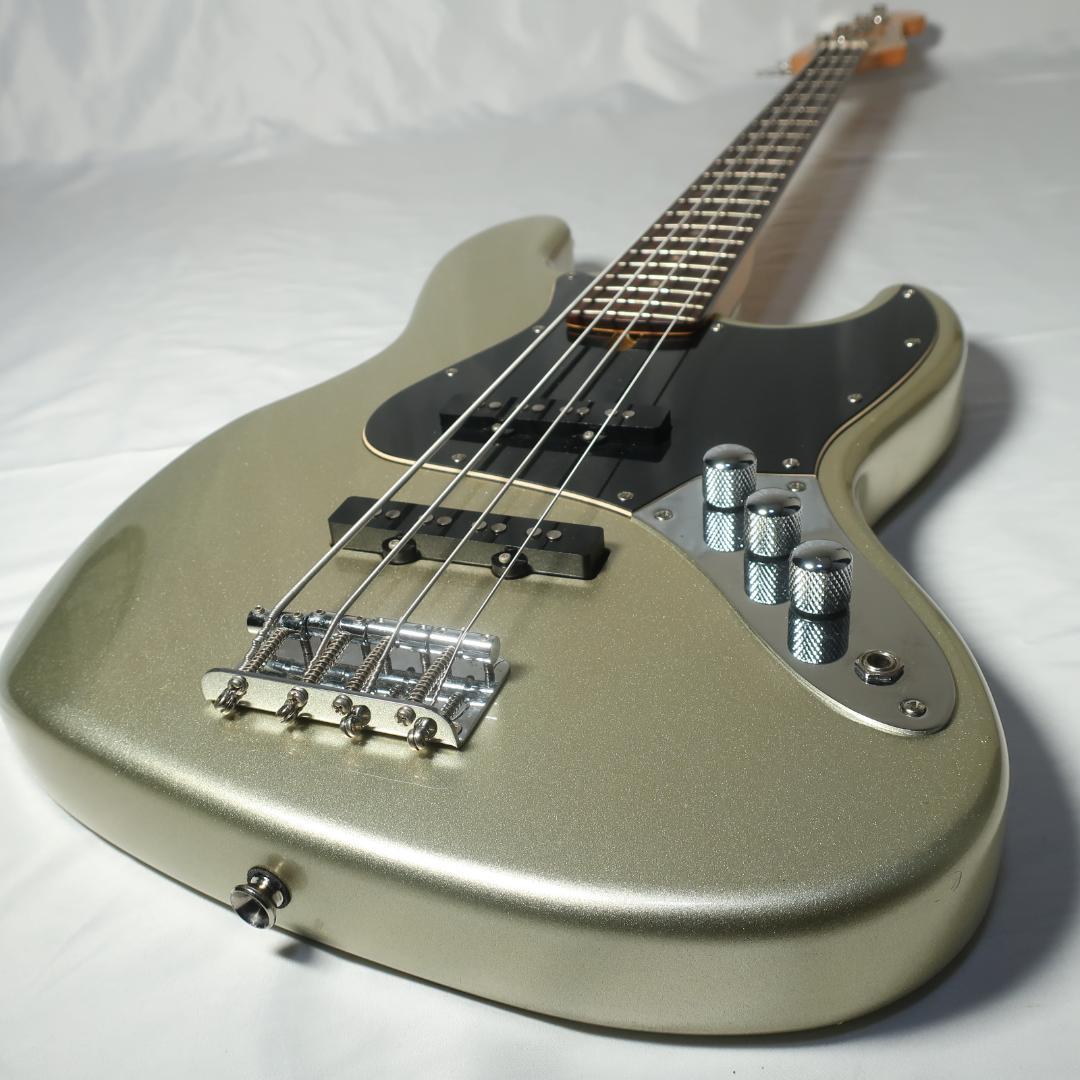 美品 Brian by Bacchus エレキベース レアカラー ゴールド