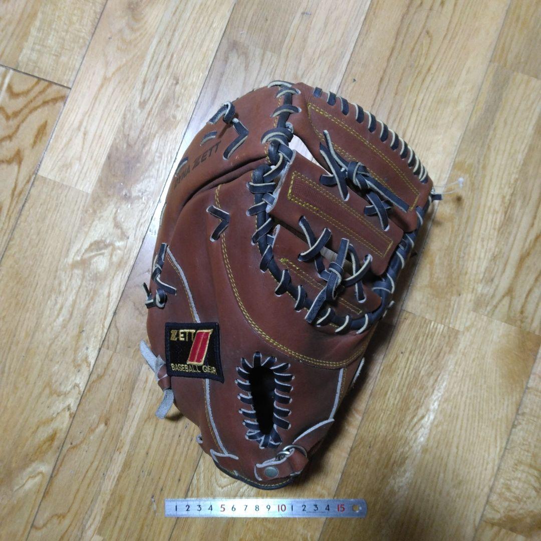 ８　ZETT 軟式フャーストミットグローブ