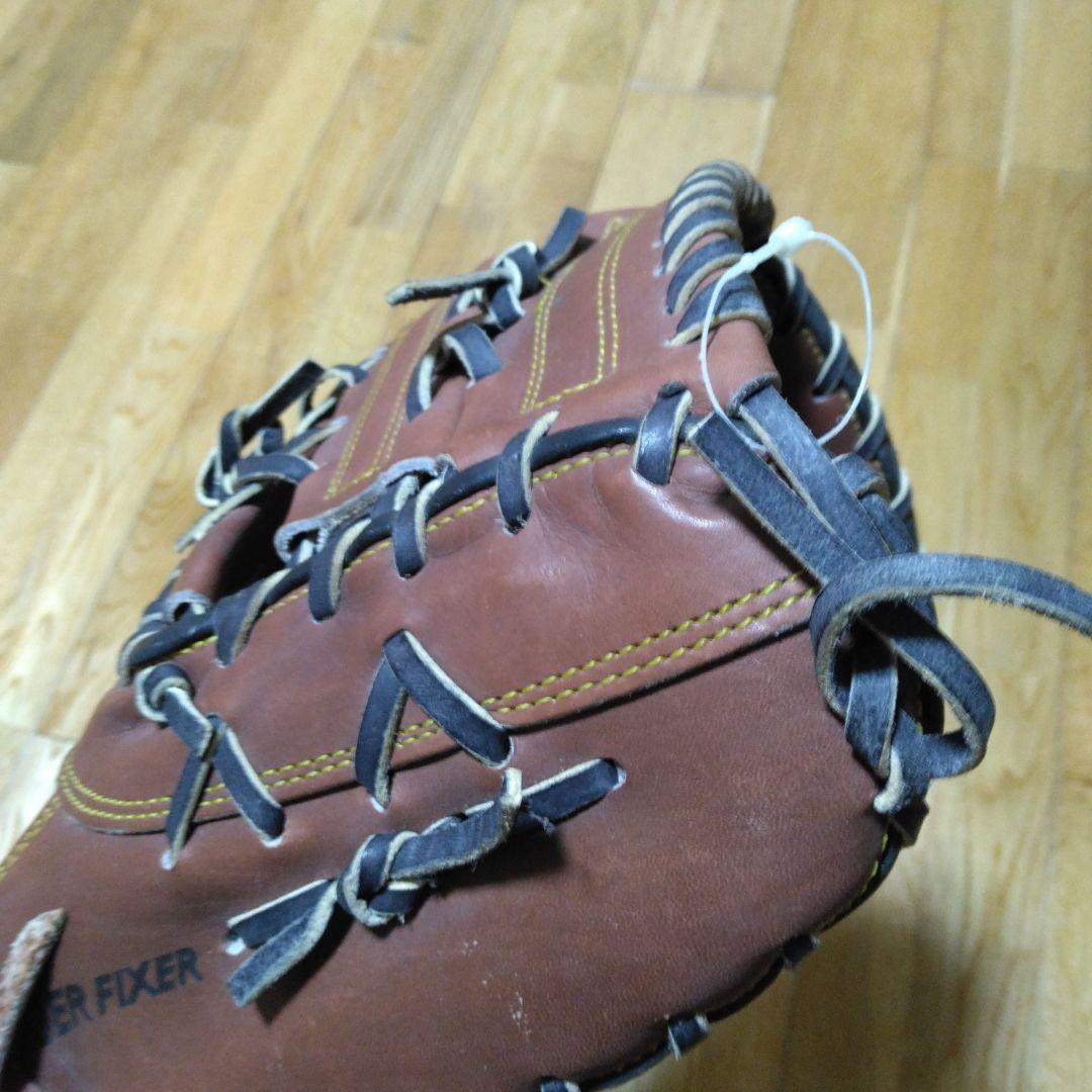 ８　ZETT 軟式フャーストミットグローブ