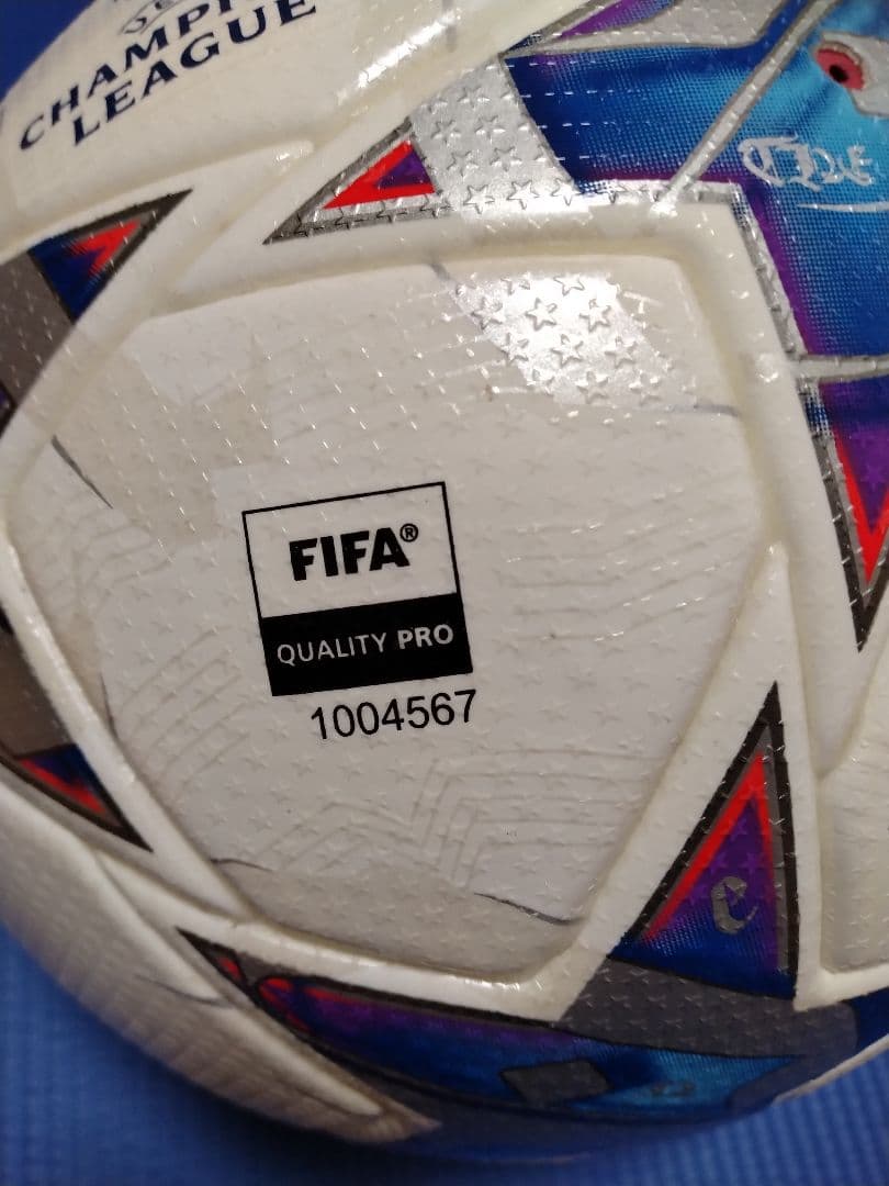サッカーボール2023-2024チャンピオンズリーグフィナーレ アディダス5号球
