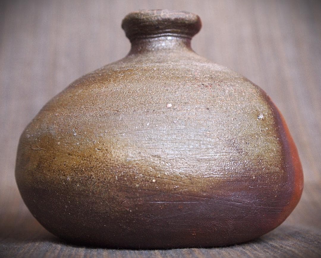 人気作家★中村和樹【師：中村真・中村六郎】★備前【窯変】徳利★共箱・布