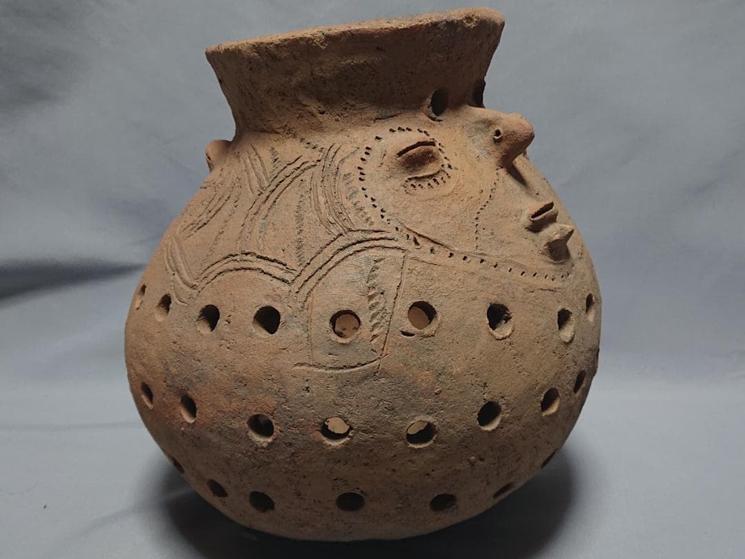 コレクター収集品　パプアニューギニア　人面素焼きの土器　燻製用