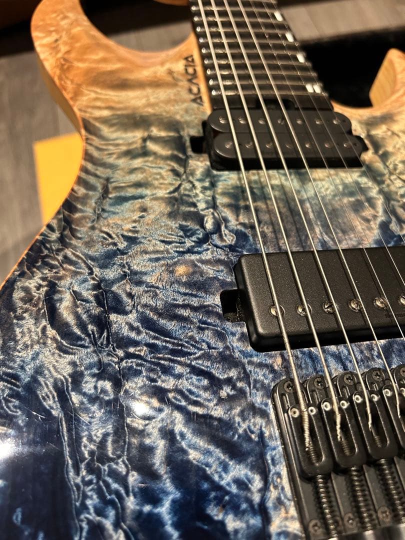 Acacia guitars MEDUSA 7弦ヘッドレス