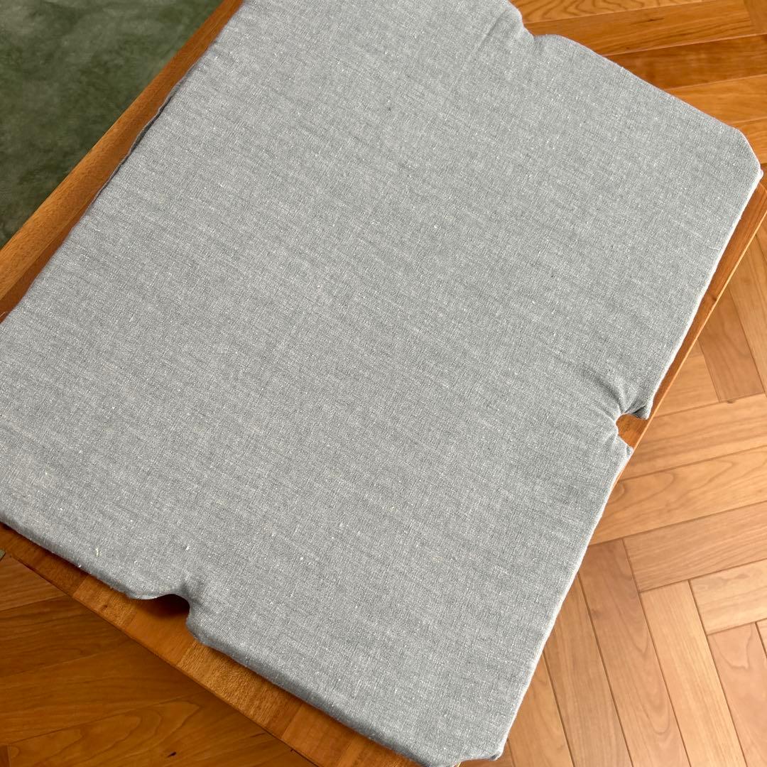 ラタン　ペットハウス クッション付き　籐製サイドテーブル