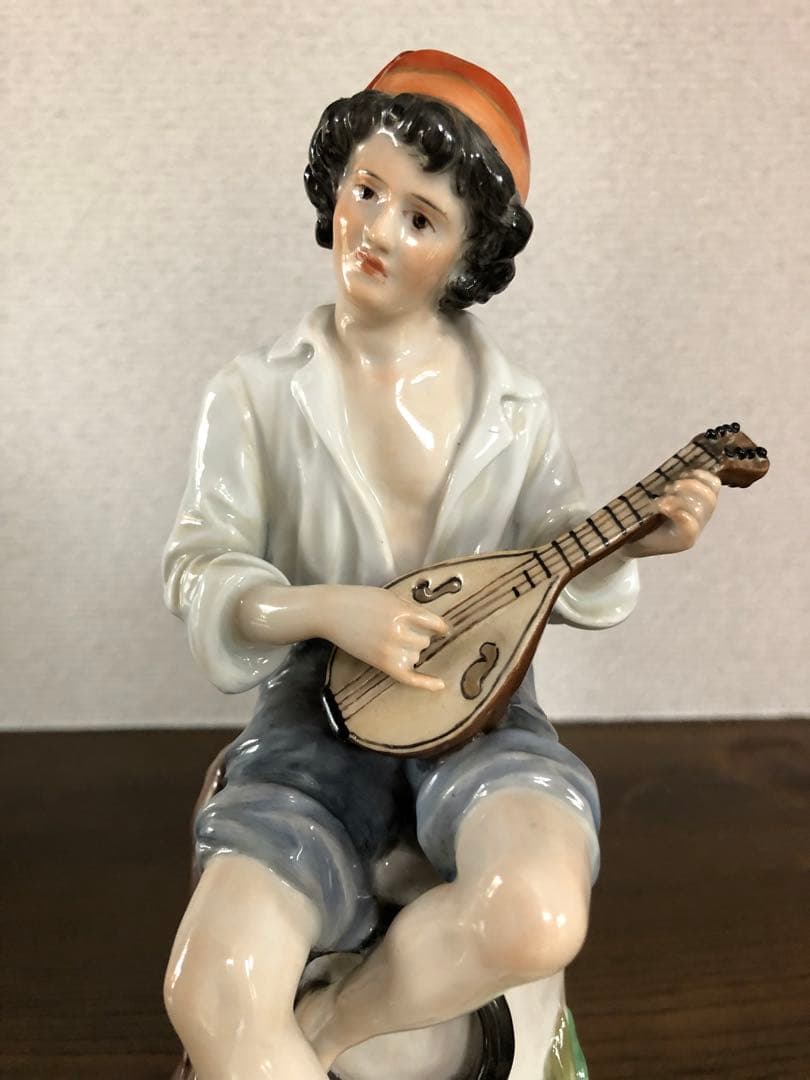 マイセン　陶器製人形　マンドリンを持つ少年　アンティーク