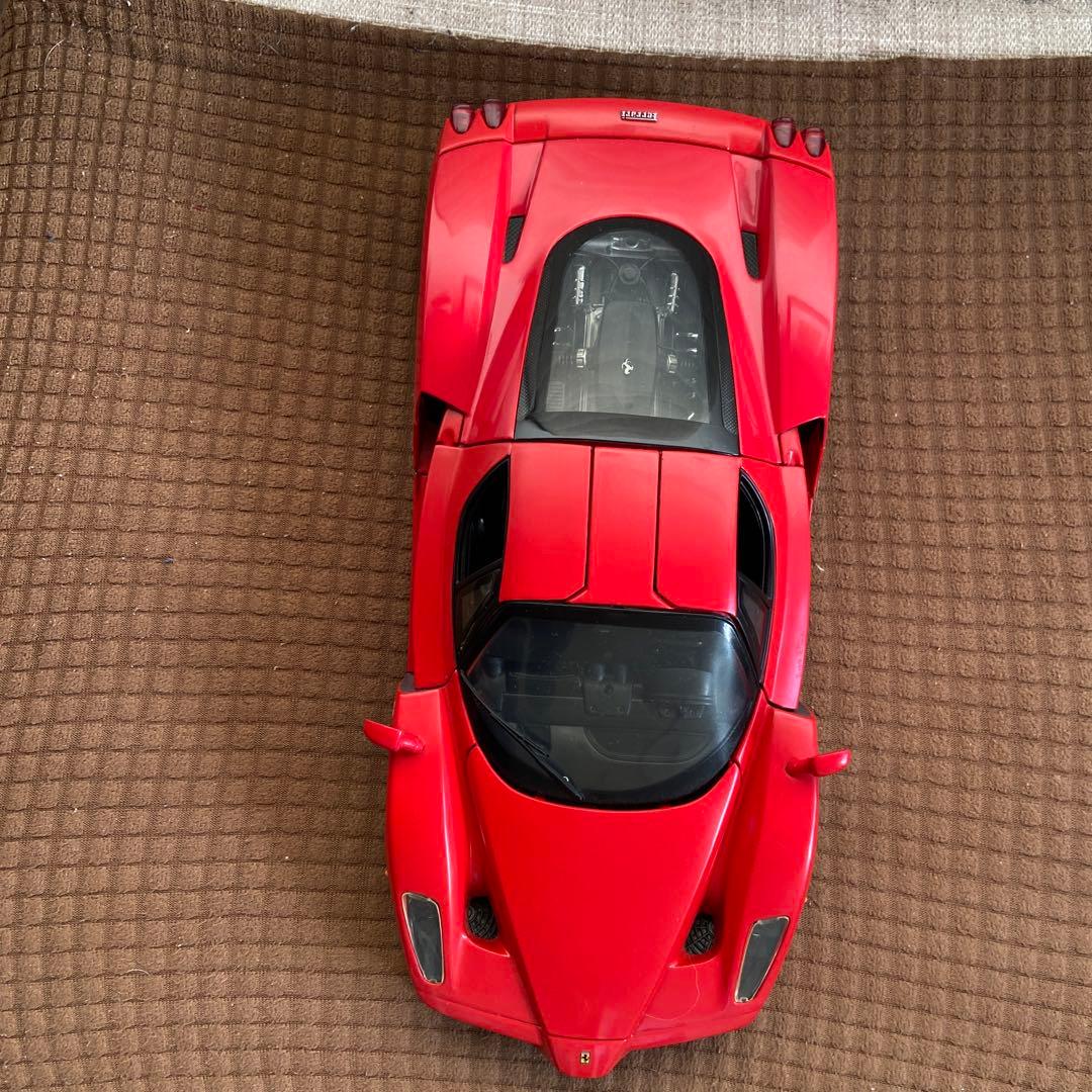 Ferrari Enzo 1/18スケールモデル