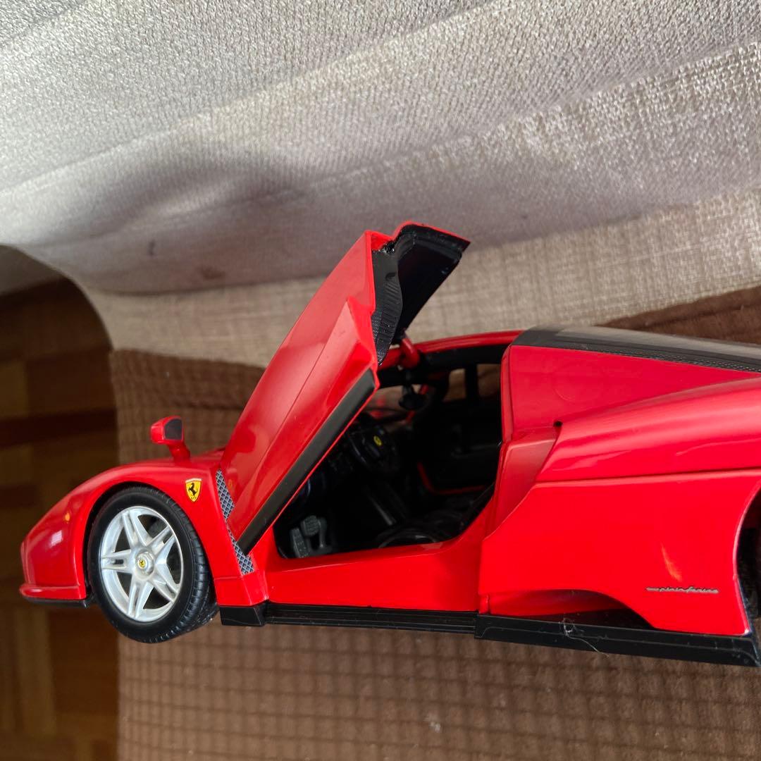 Ferrari Enzo 1/18スケールモデル