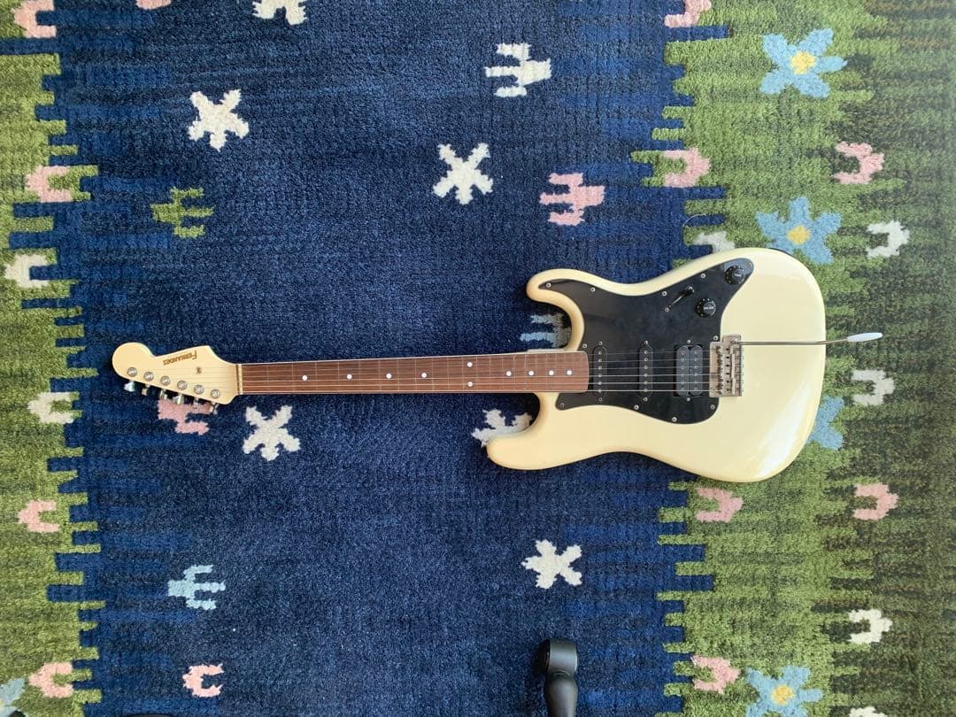 Fernandes フレットレスギター　エレキギター