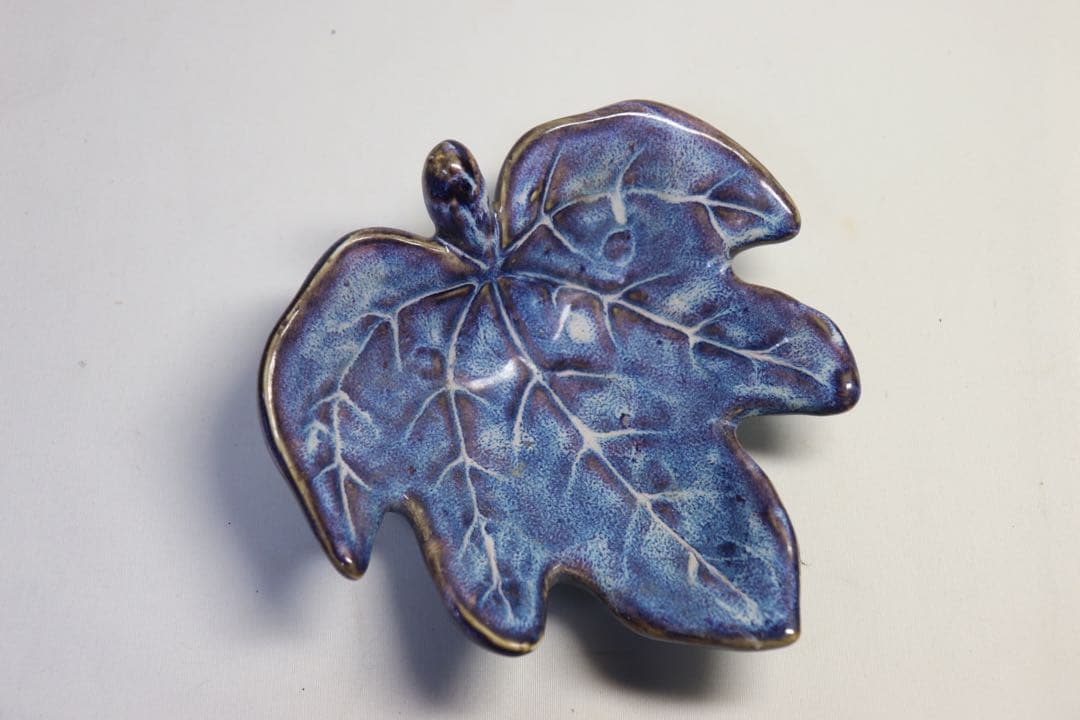 1023　鈞釉葉型皿　木箱入　送料込み1023