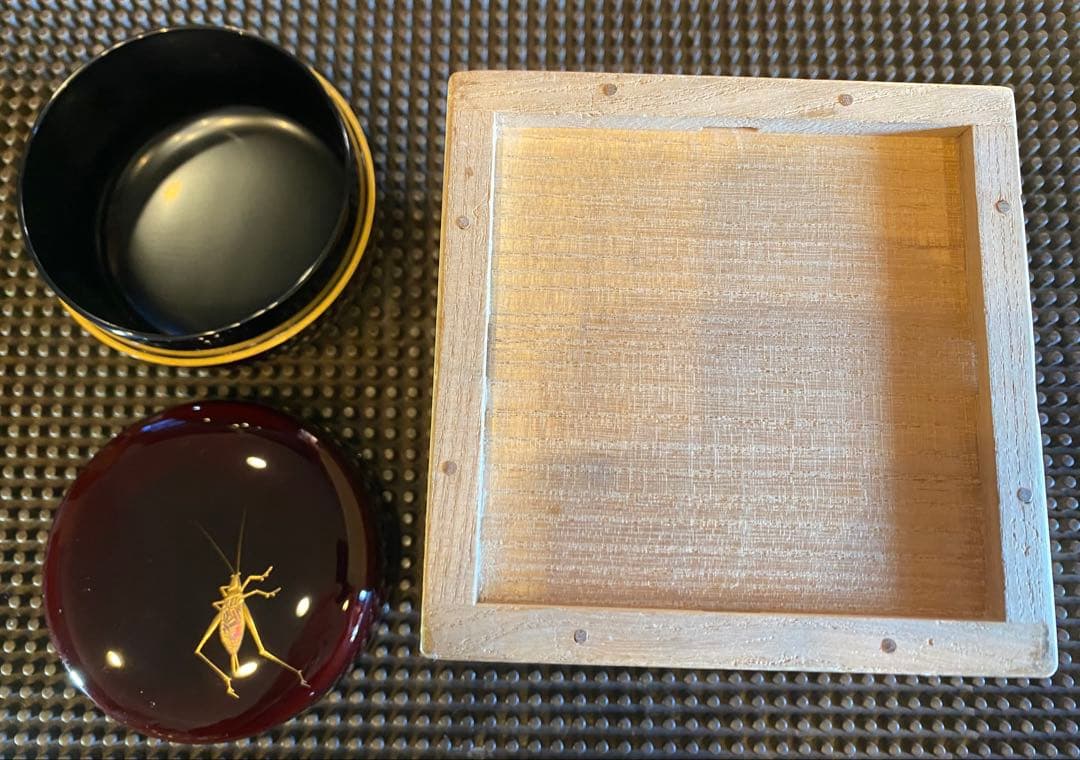 美品　輪島塗　棗　蒔絵・松虫（鈴虫）　　　　鈴谷鐵五郎作 ・茶道具　ヴィンテージ