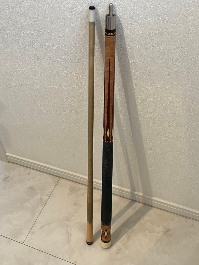 ビリヤードキュー: ルカシー•バディホール + アダム ケース付