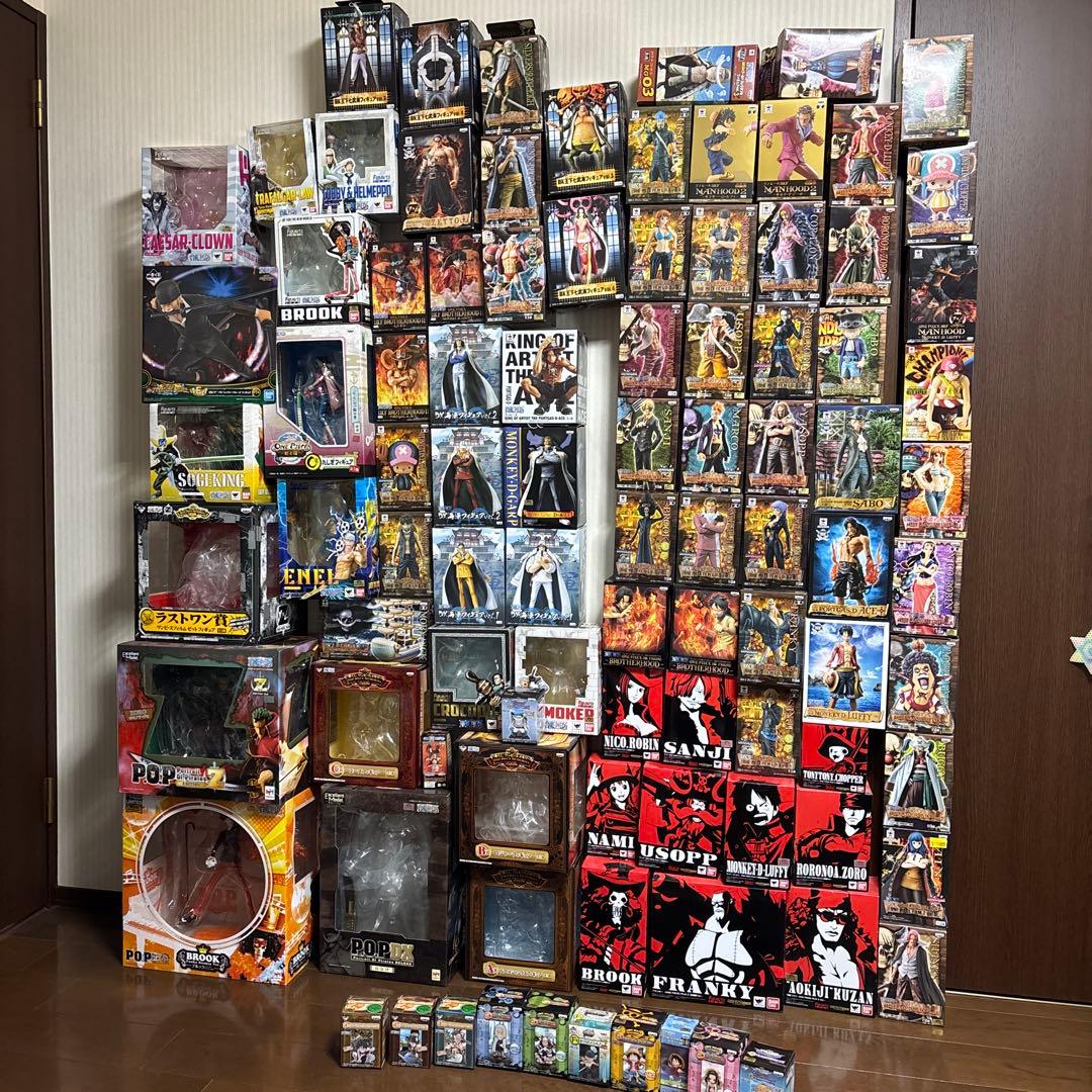 ワンピースフィギュア　フィギュアラックまとめ売り