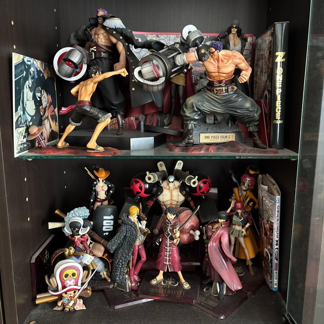 ワンピースフィギュア　フィギュアラックまとめ売り
