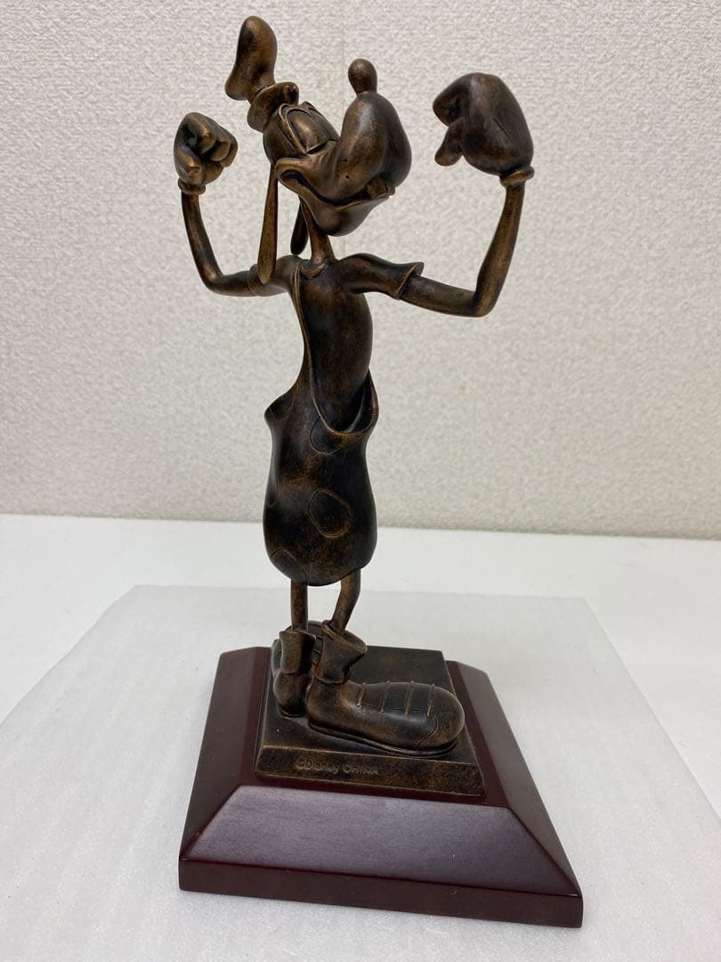 3-2702 ディズニー グーフィー 体操ポーズ ブロンズトーン 彫像 置物