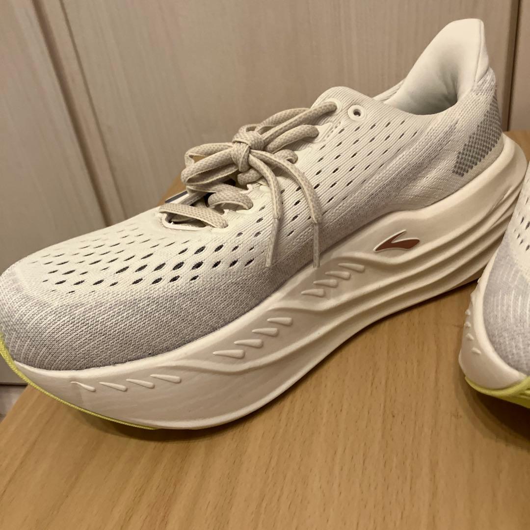 極美品　ブルックス グリセリンマックス25.5