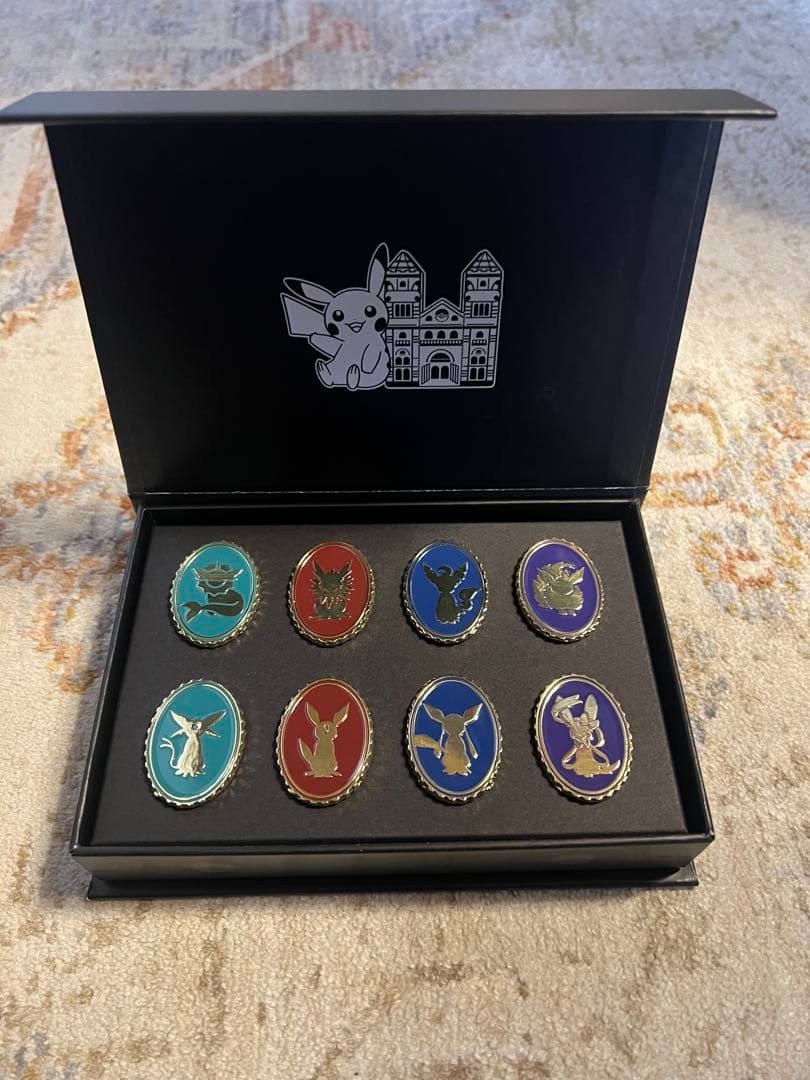 ポケモン　ロンドン自然史博物館　イーブイ　ピンバッジセット