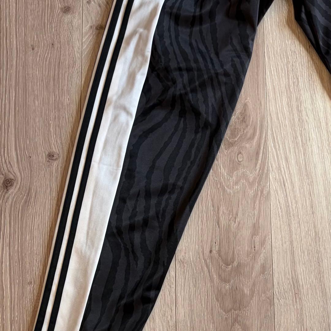 アディダス オリジナル グラフィック アニマル アディブレイク ジャージ　黒