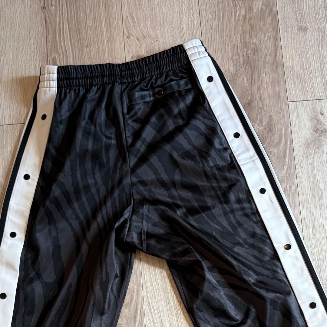 アディダス オリジナル グラフィック アニマル アディブレイク ジャージ　黒