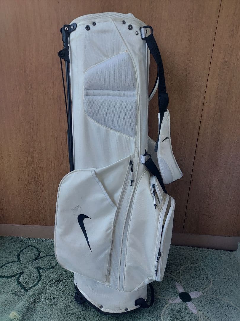 美品 NIKE キャディバッグ 軽量 スタンド式 ナイキ 白
