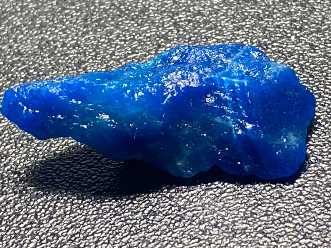 ハユーン　クリスタル　アウイン　アウイナイト　29ct コバルトブルー