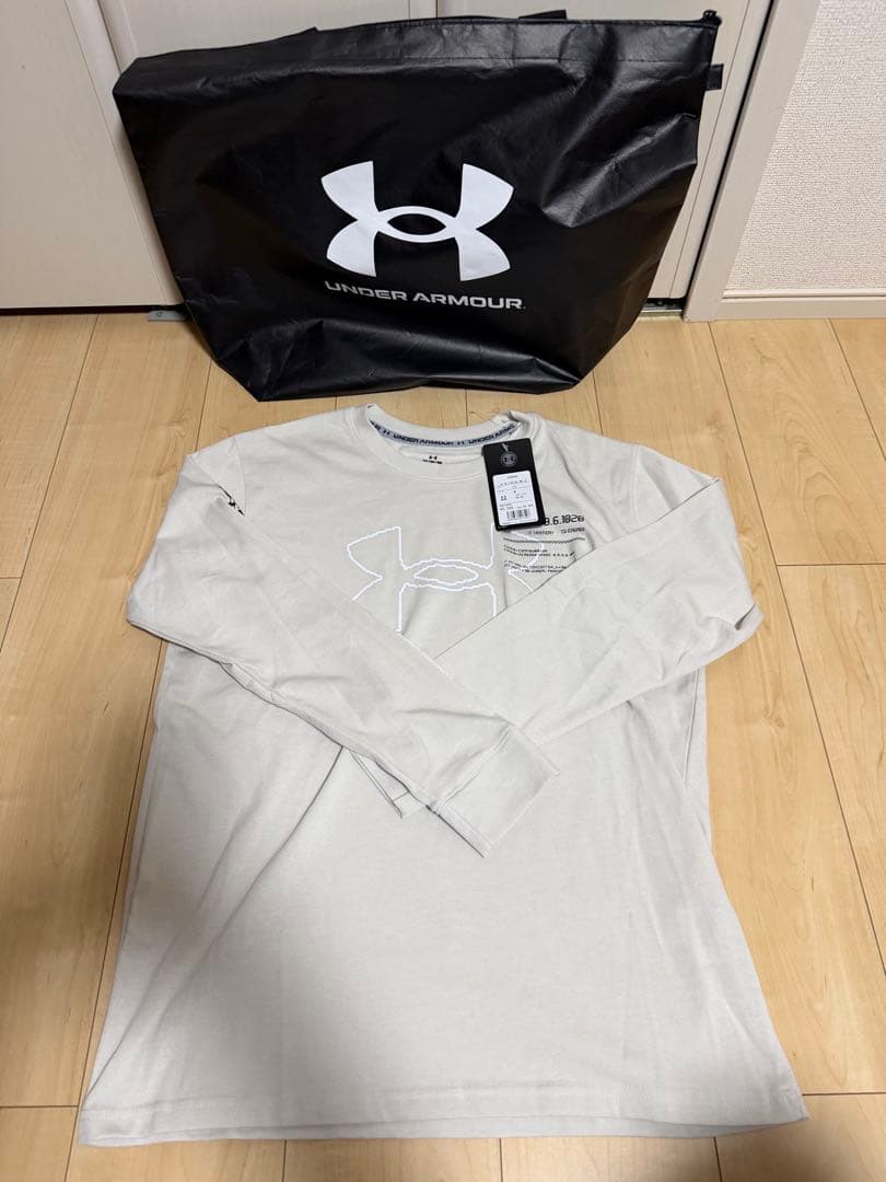 アンダーアーマー　福袋Mサイズ ７点セット クーポン4枚12000円分付き