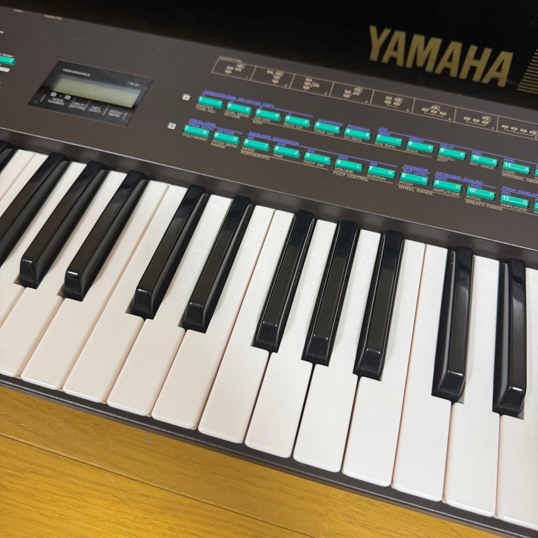 YAMAHA DX21 シンセサイザー　ソフトケース付き　ヤマハ　音楽　作曲