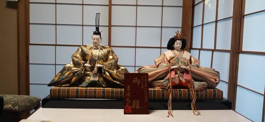 中古　雛人形 伝統的な精巧なデザイン