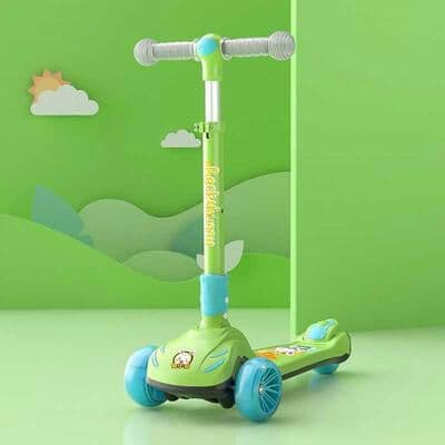 子供用スケートボードは片足で滑ると乗ることができて折り畳むことができます