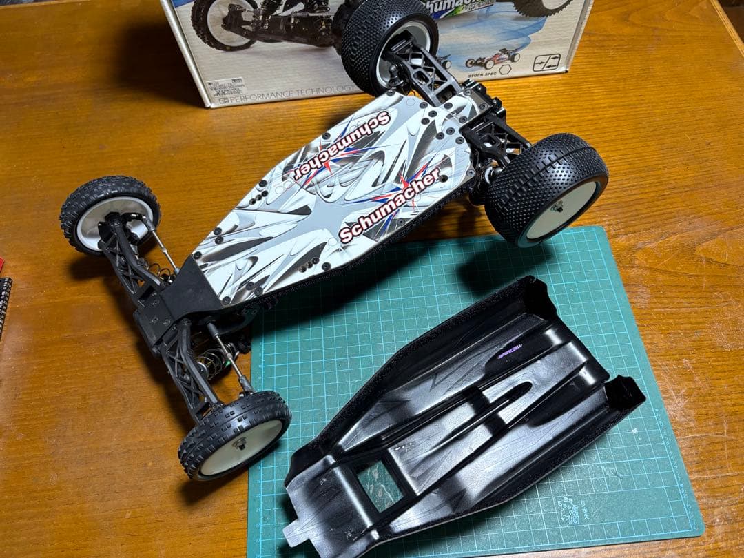 [美品] シュマッカー 2WDバギー クーガーLD2 ボディ・メカ付き 完成品