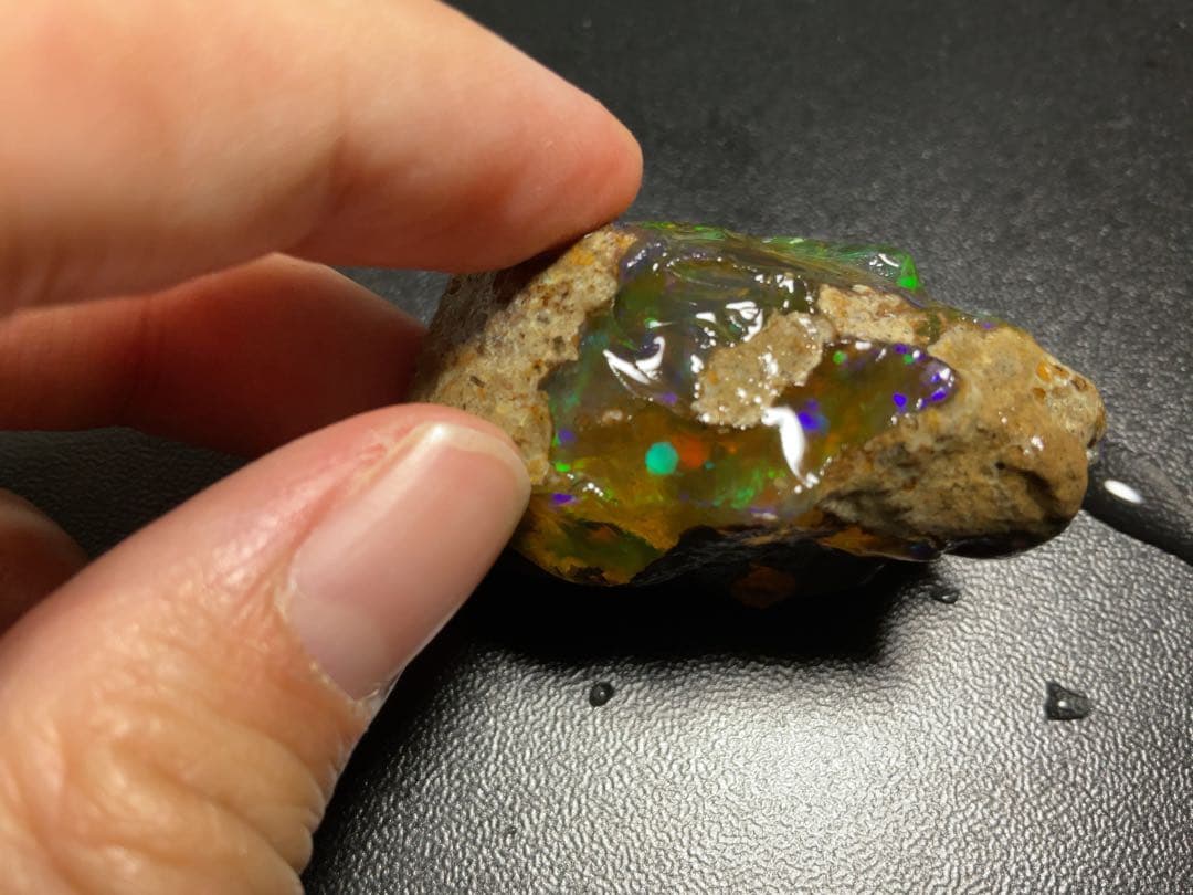 【150CT】エチオピア　オパール　原石　緑　オレンジ