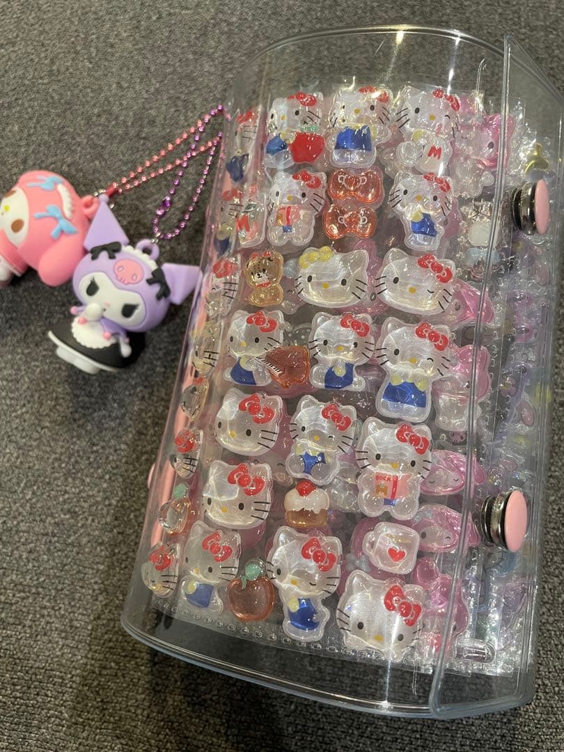 サンリオ　ボンボンドロップシール　シール手帳　ラブブ