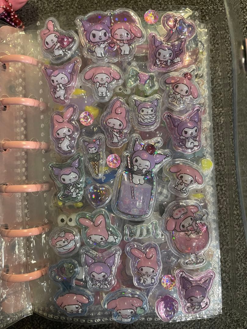 サンリオ　ボンボンドロップシール　シール手帳　ラブブ