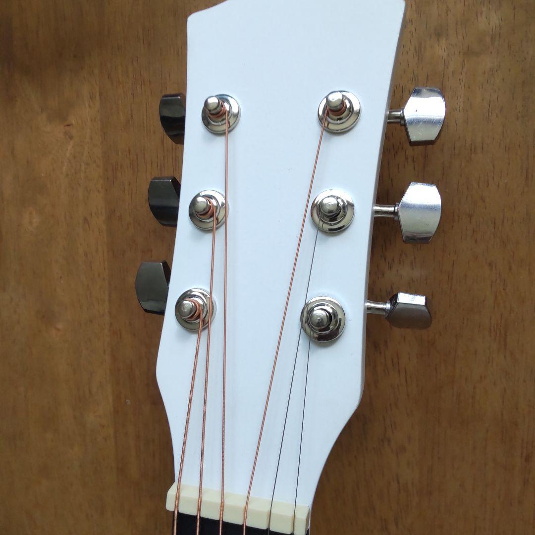 新品！ カッタウェイデザイン 白いアコースティックギター