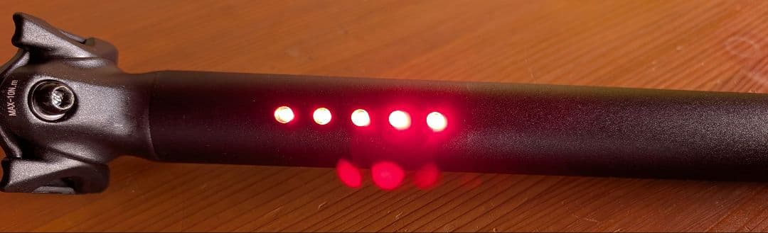 シートポスト31.6mm　BADBOY用LightSKIN LED付シートポスト