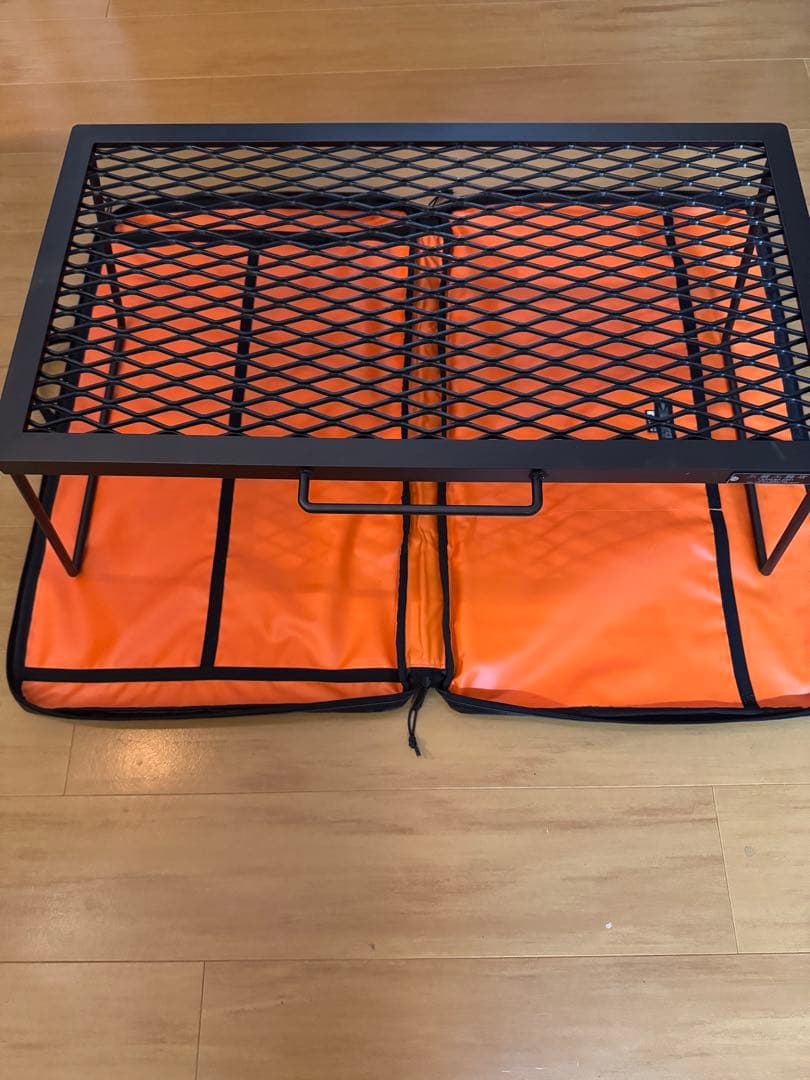 サンゾー工務店　アイアンテーブル　オレンジケース付き