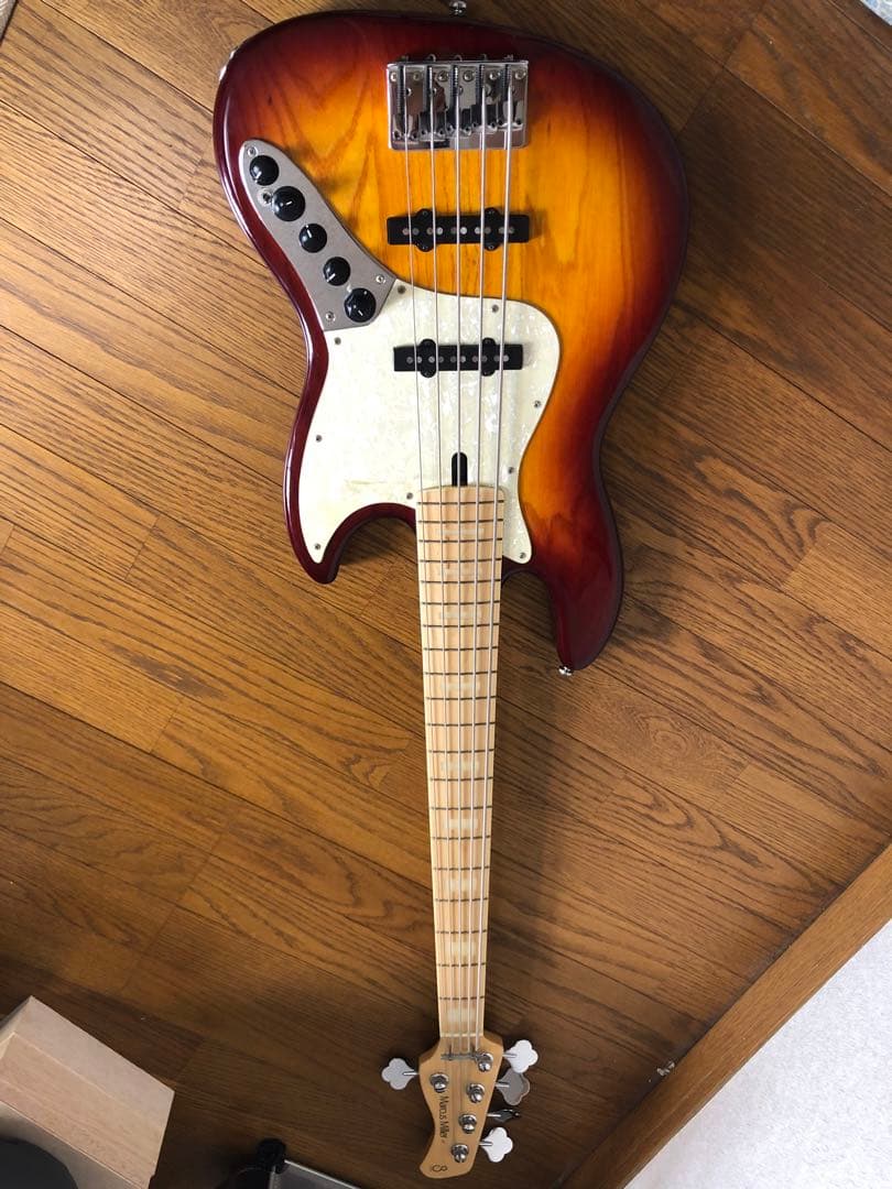 Sire V7 5ST Ash ☆純正ケース付き☆