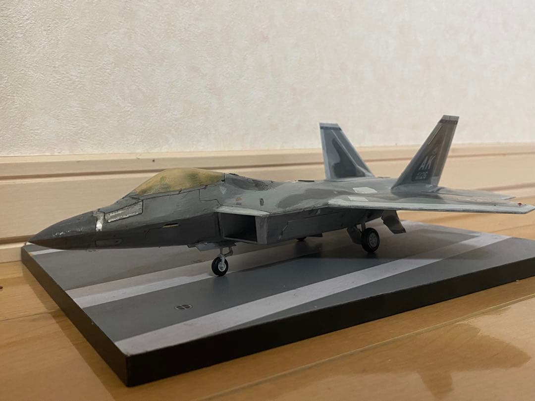 限定値下げ　1/72スケール　F-22Aプラモデル完成品