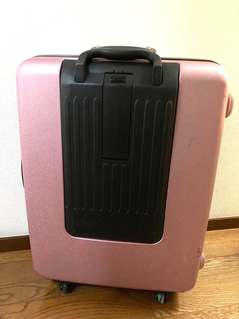 【SAMSONITE】★ハローキティ　スーツケース★レトロ可愛い　ローズピンク