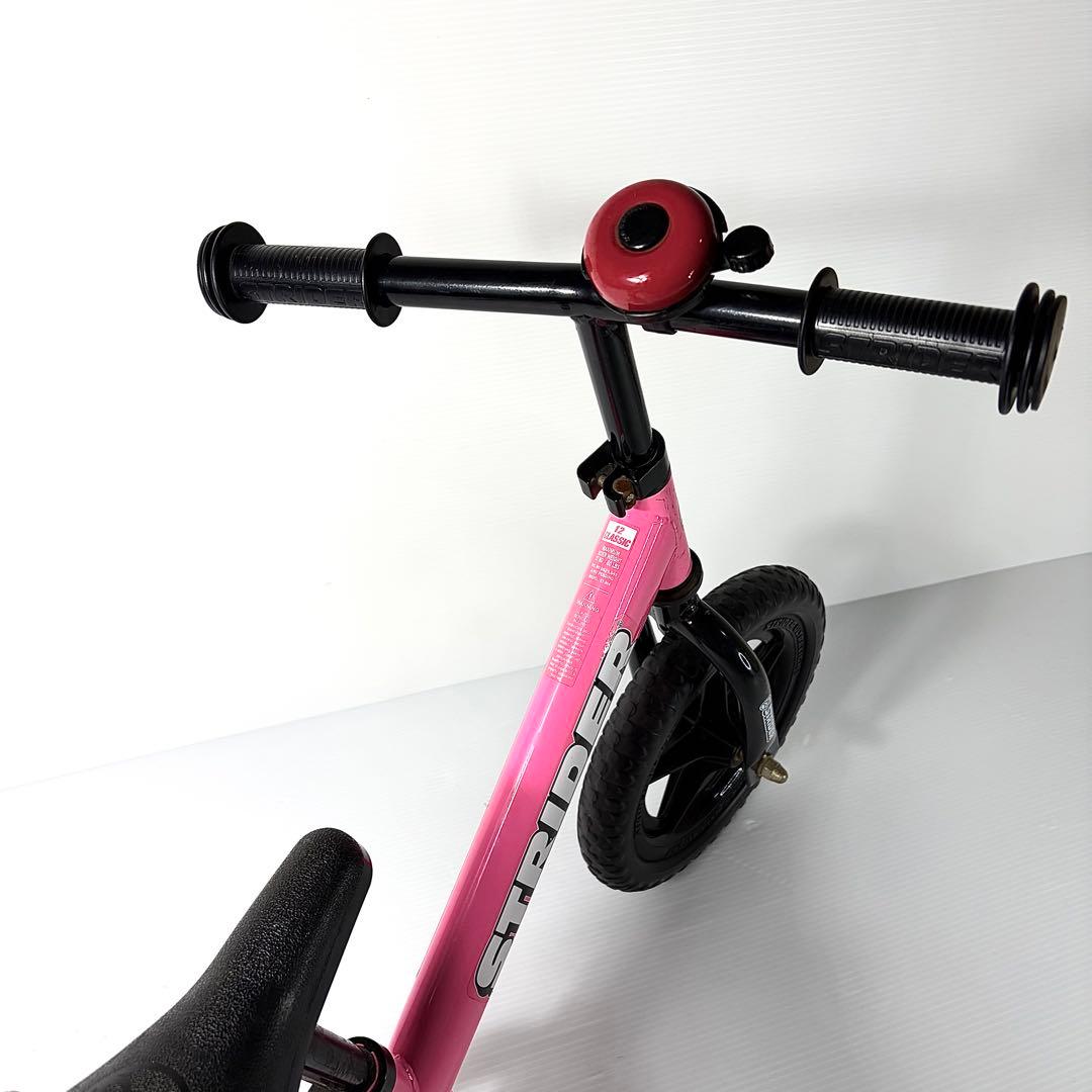 美品 ストライダー クラシック 12 ピンク 人気色 キックバイク ベル付き