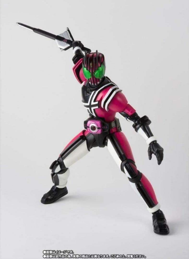 新品（真骨彫製法）仮面ライダーディケイド ネオディケイドライバー フィギュアーツ