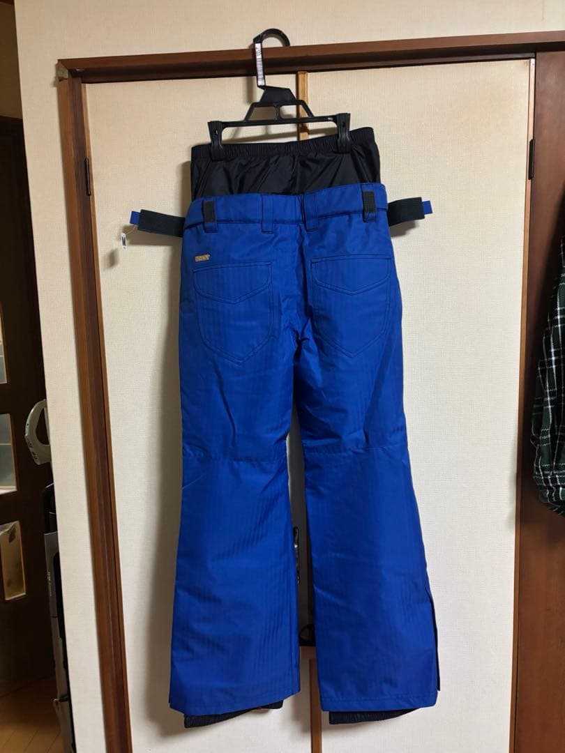 新品未使用 ウィンタースポーツ用ウェアセット（手袋・帽子付き）