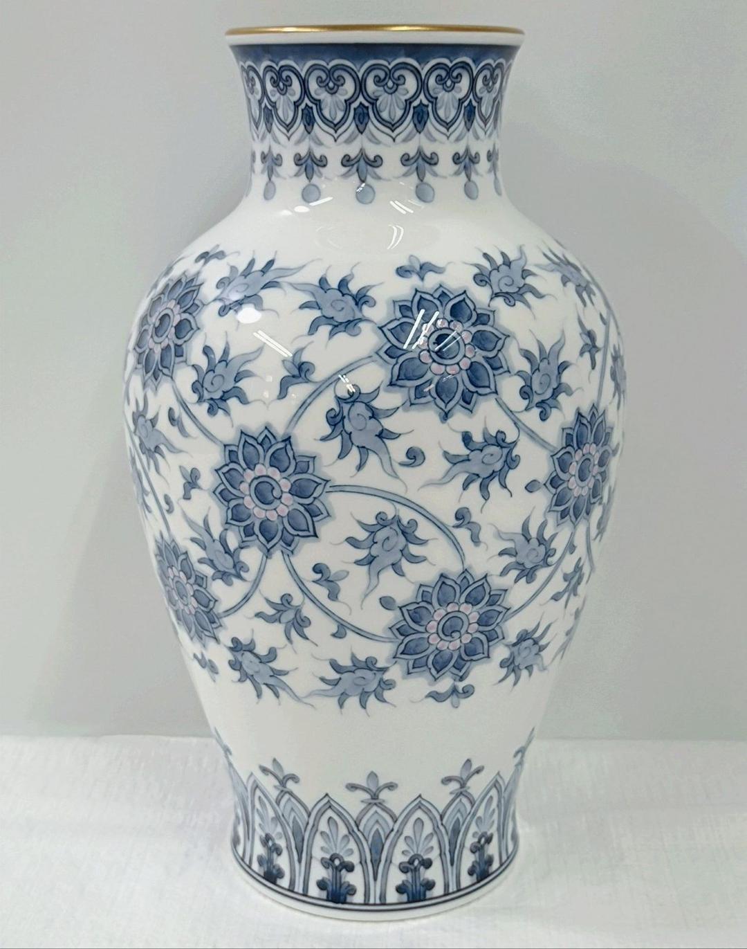 大倉陶園　呉須染付　呉須唐草　花器　花瓶　皇室御用達　未使用保管品