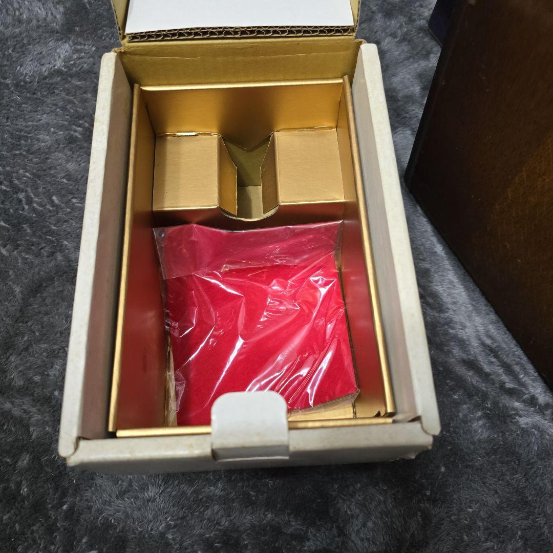 古酒 サントリー ウイスキー エイジング 15年 鶉梅新春華 有田焼 陶器ボトル